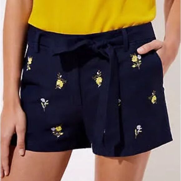 NWT LOFT Navy Blue Floral Embroidered Tie Waist Shorts Size 10 Linen Blend New - Picture 1 of 12